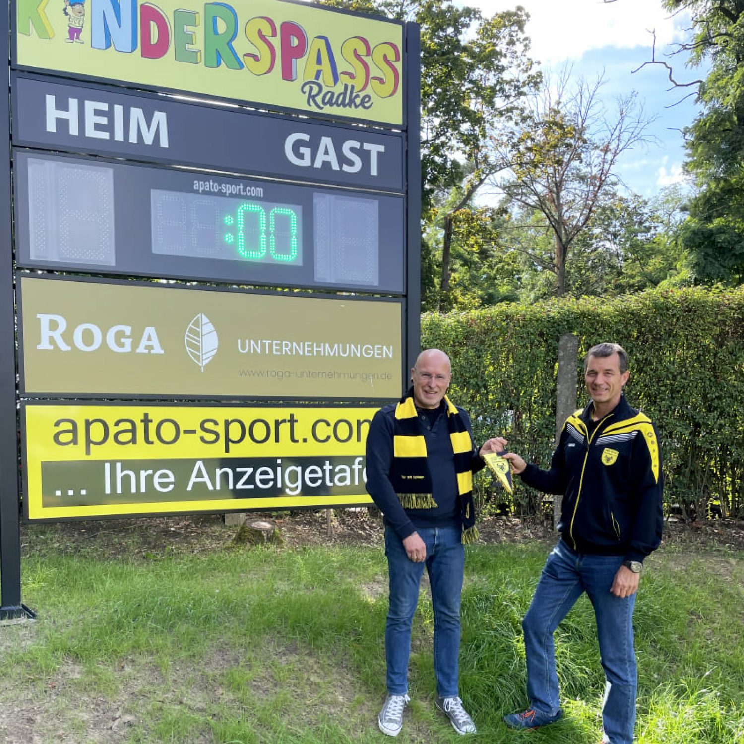 TSV Schlieben Roga Unternehmungen Spende 2 Gerd Rothaug